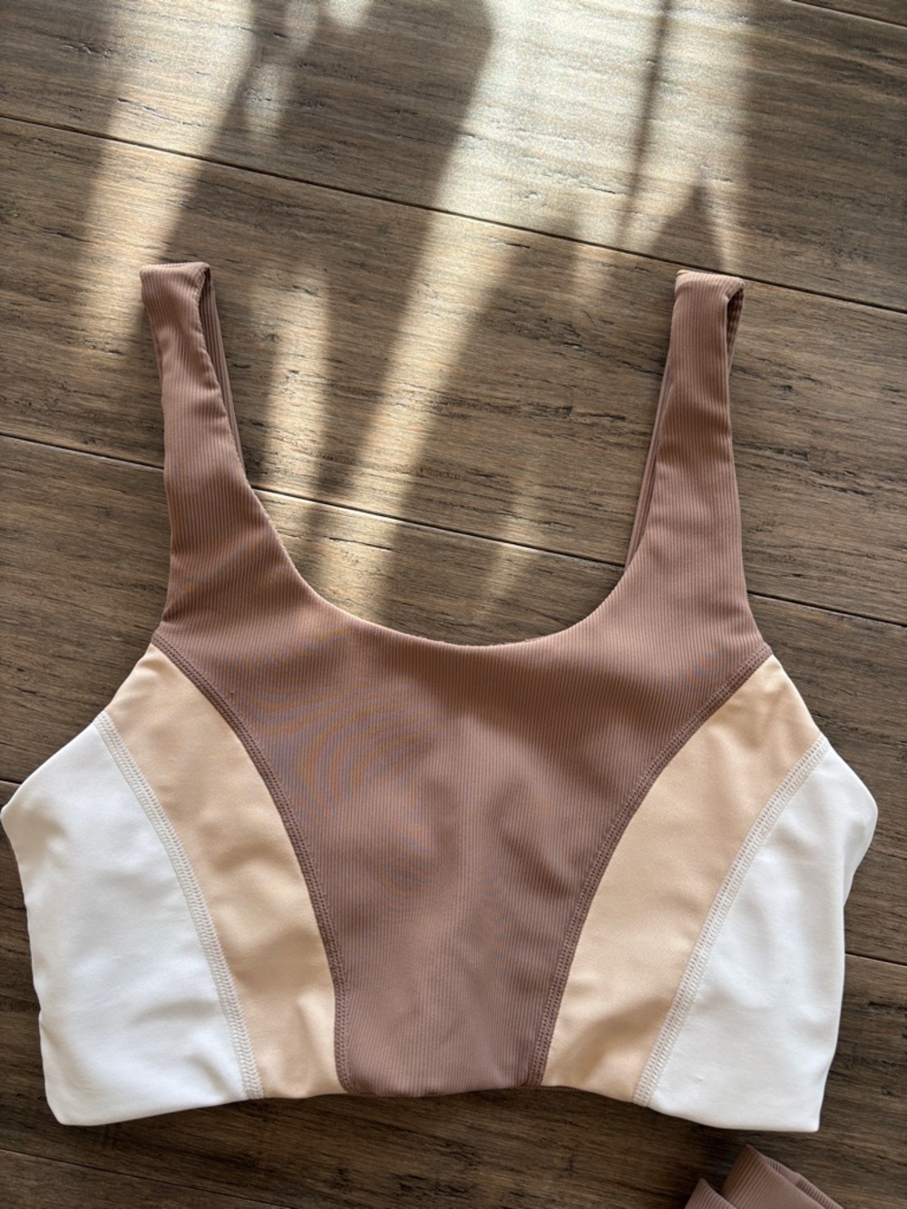 Women's Colorblock Sports Bra and Legging Set - Taupe/Beige/White - Picture 2 of 7